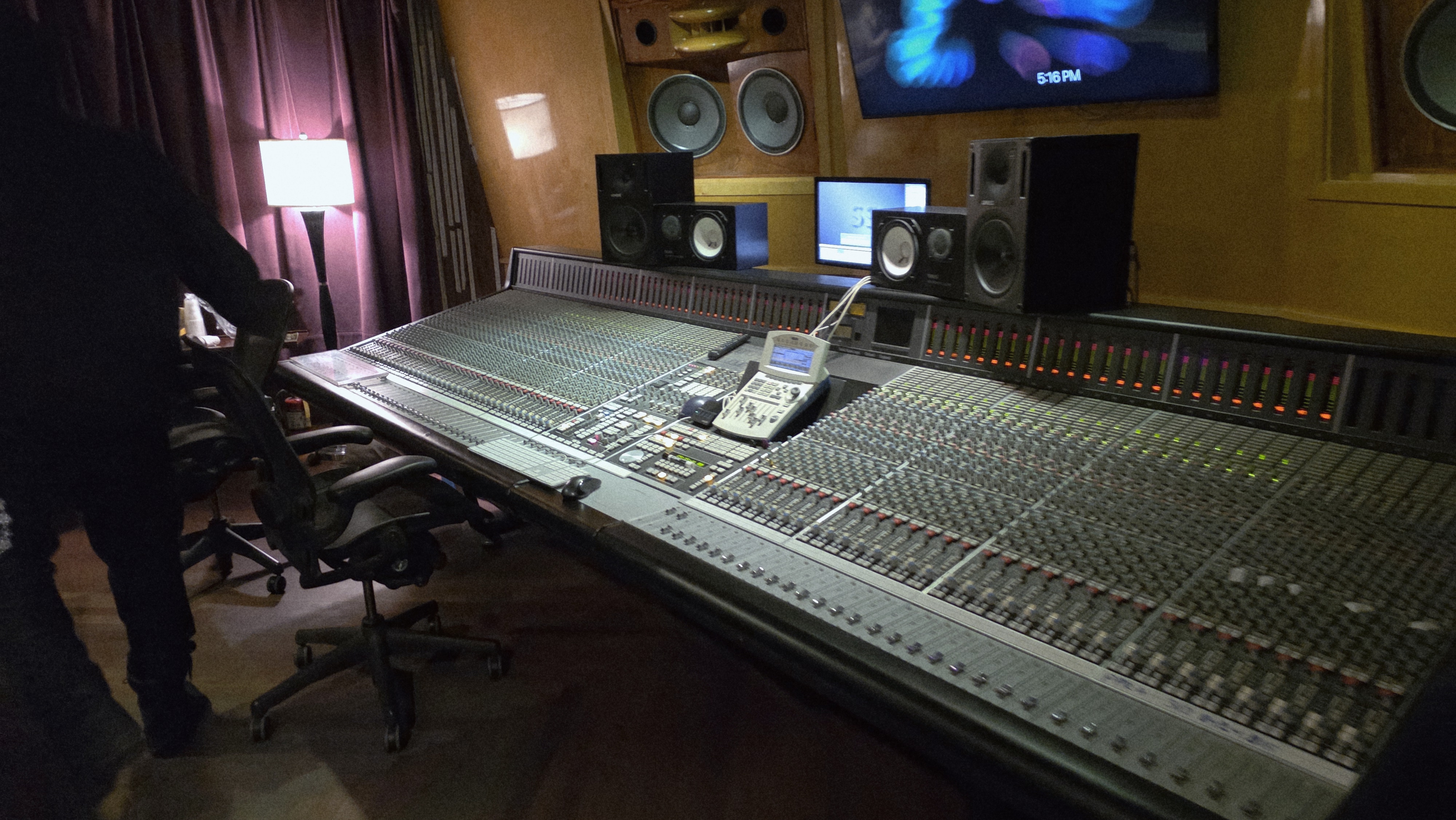 Joe Smooth mixer close up